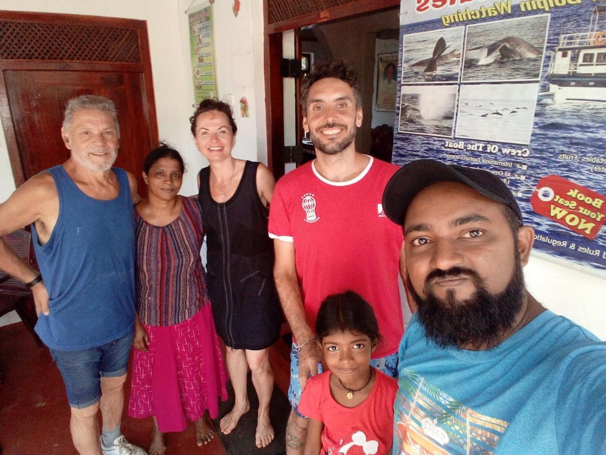 Piumi Tour & Guest House Mirissa Esterno foto